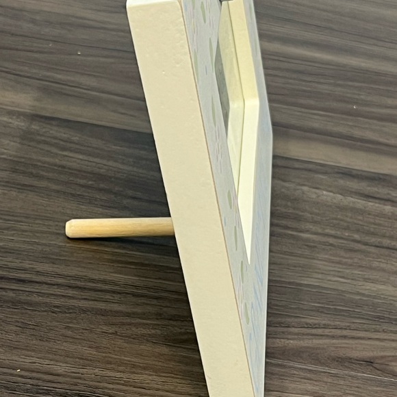 Smile For The Birdie Handpainted Handcarved Grandma & Me Wooden Photo Frame - Picture 4 of 16